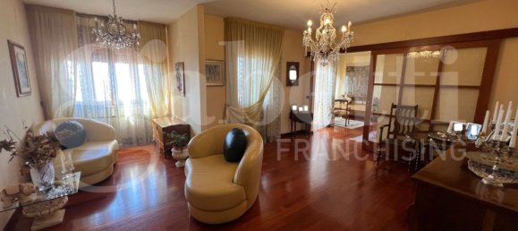Penthouse T4 em Paola, Italy N.º 321927 37