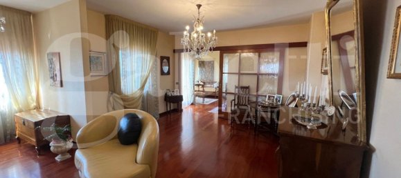 Penthouse T4 em Paola, Italy N.º 321927 35