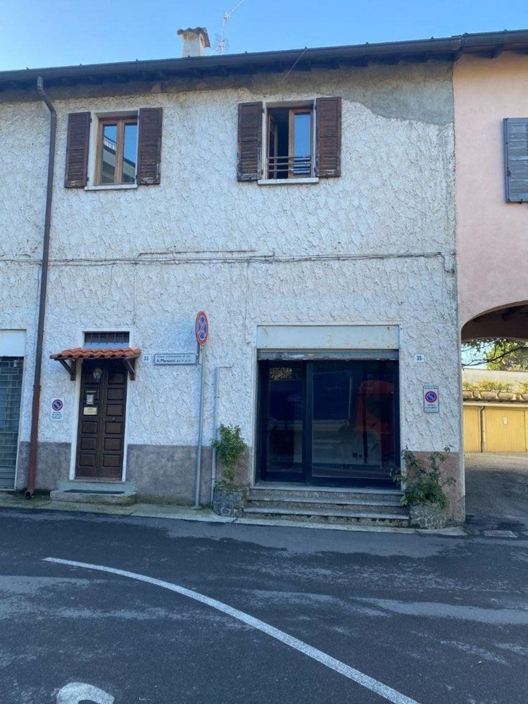 Apartamento de 3 habitaciónes en Meda, Italy No. 290204