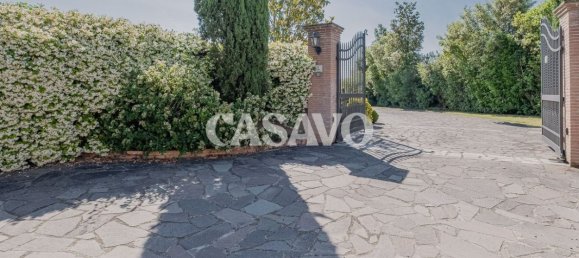 5 bedrooms Villa in Campagnano di Roma, Italy No. 321768 4