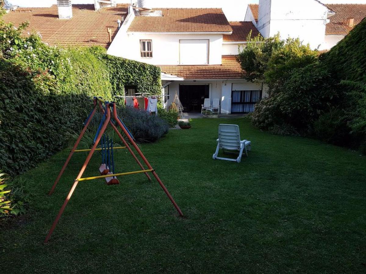 5 bedrooms House in Mar del Plata, Argentina No. 93718