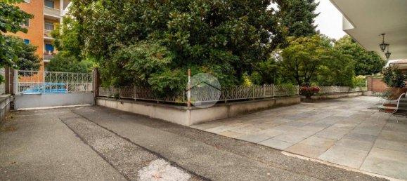 2 bedrooms Apartment in Caselle Torinese, Italy No. 330758 3