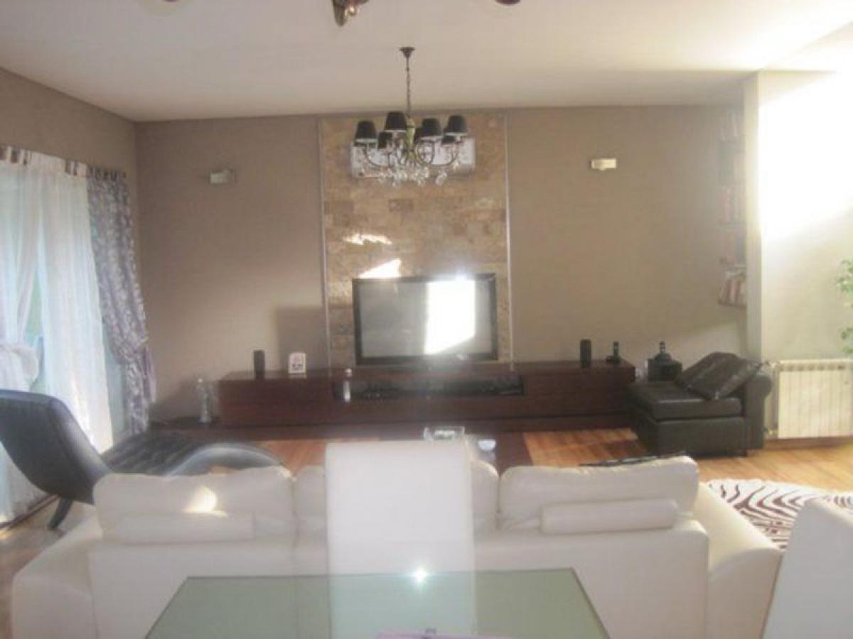 6 bedrooms House in Esteban Echeverria, Argentina No. 73356