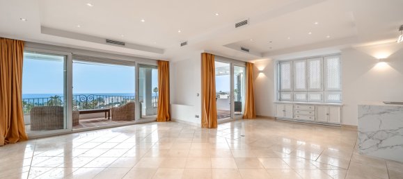 4 bedrooms Villa in Marbella, Spain No. 62717 9