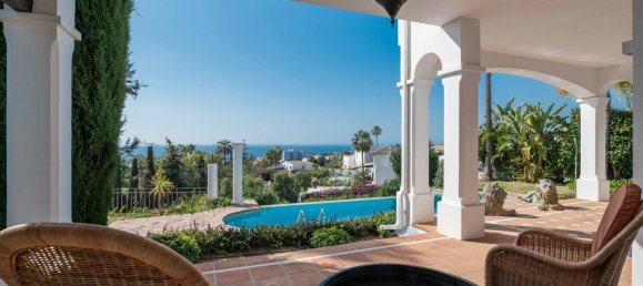 4 bedrooms Villa in Marbella, Spain No. 62717 3