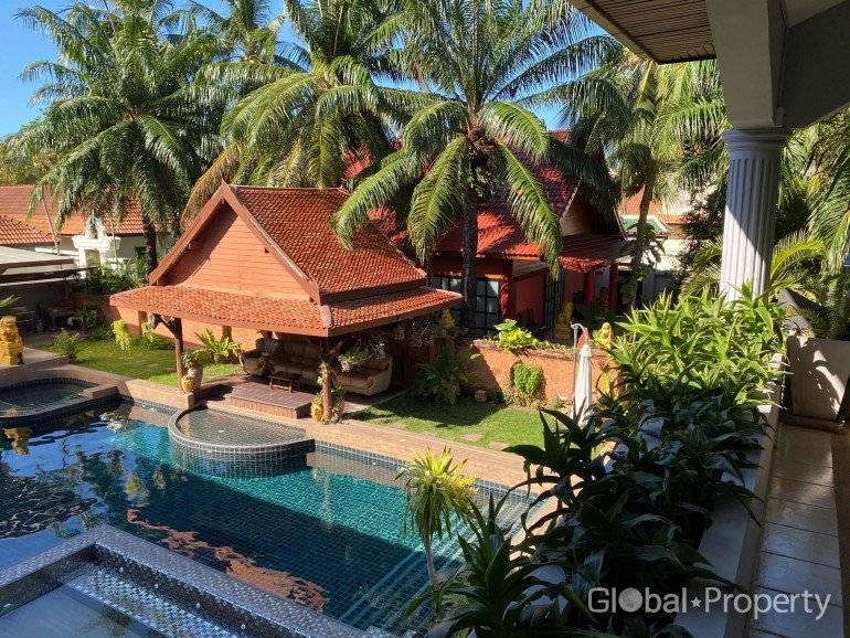 5 bedrooms Cafe / restaurant in Pattaya, Thailand No. 4991