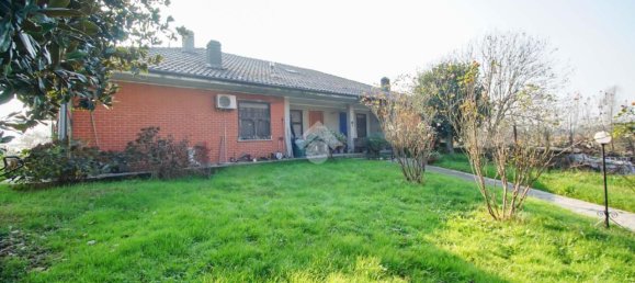 5 rooms Villa in Rivarolo Canavese, Italy No. 82195 2