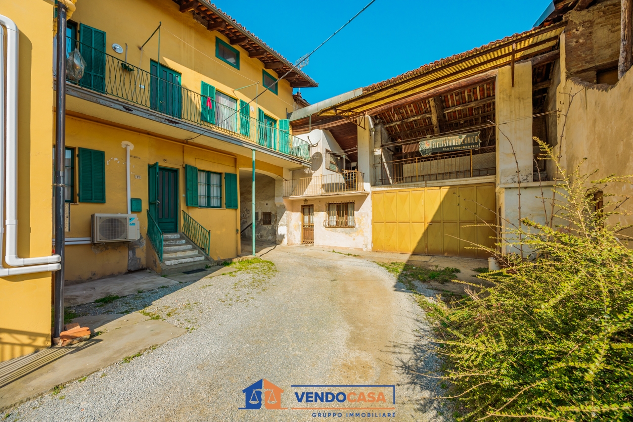 Квартира с 5 комнатами в Тарантаска, Италия № 34760