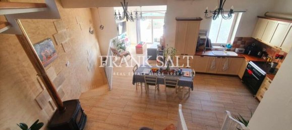 4 bedrooms House in Ghasri, Malta No. 11658 15