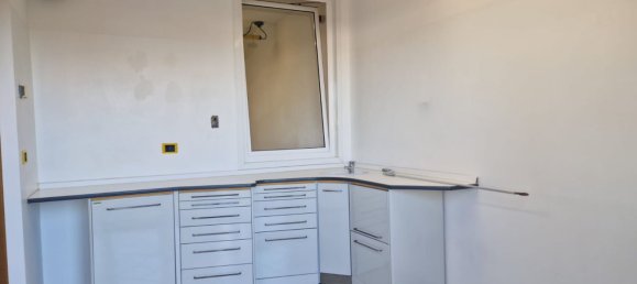 85m² Office in Udine, Italy No. 23676 11