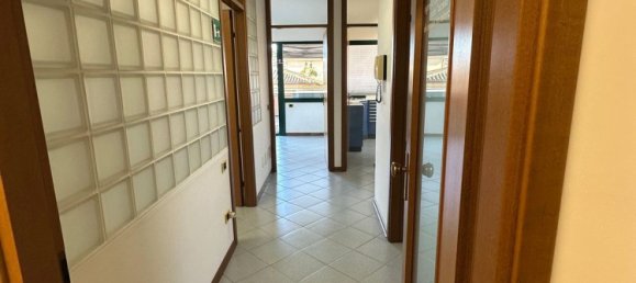 85m² Office in Udine, Italy No. 23676 5