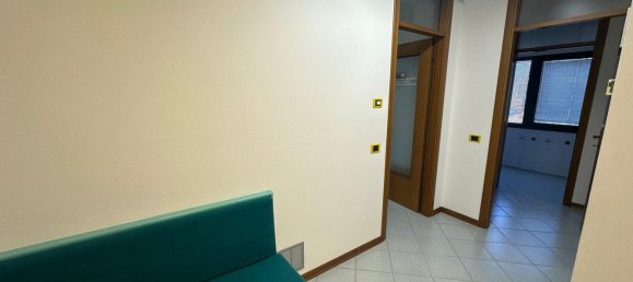 85m² Office in Udine, Italy No. 23676 3