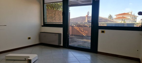 85m² Office in Udine, Italy No. 23676 12
