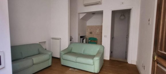 2 rooms Commercial property in Rome, Italy No. 15224 4