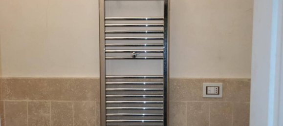 2 rooms Commercial property in Rome, Italy No. 15224 13