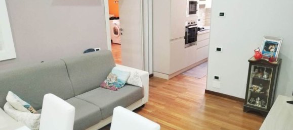 3 rooms Apartment in La Spezia, Italy No. 237055 3