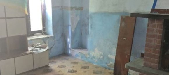 6 rooms House in Front, Italy No. 50468 9