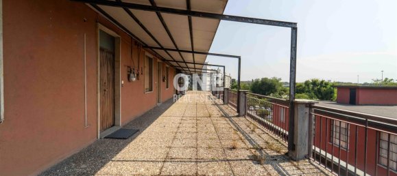 15غرفة بناية في Buccinasco, Italy رقم 76652 37