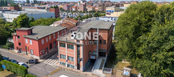 15غرفة بناية في Buccinasco, Italy رقم 76652 4