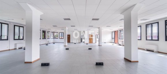 15غرفة بناية في Buccinasco, Italy رقم 76652 29