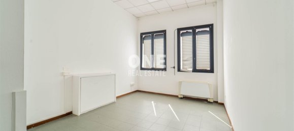 15غرفة بناية في Buccinasco, Italy رقم 76652 24