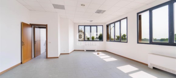 15غرفة بناية في Buccinasco, Italy رقم 76652 32