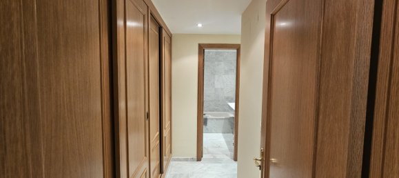 Apartamento de 3 dormitorios en Mijas, Spain No. 52901 3