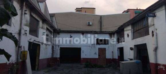 Здание с 5 комнатами в Колоньо Монцезе, Италия № 323523 12