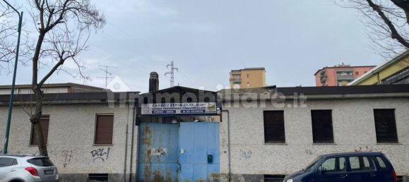 Здание с 5 комнатами в Колоньо Монцезе, Италия № 323523 9