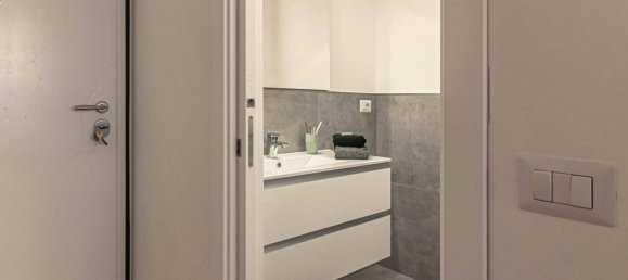 1 bedroom Apartment in Milan, Italy No. 282301 7