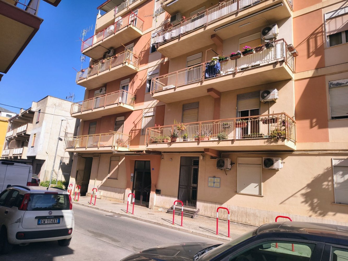 Квартира с 4 спальнями в Карини, Италия № 326361