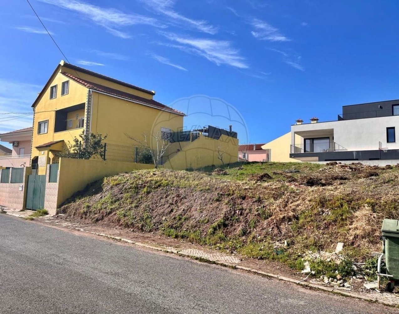 Terreno en Odivelas, Portugal 301 m² No. 93983