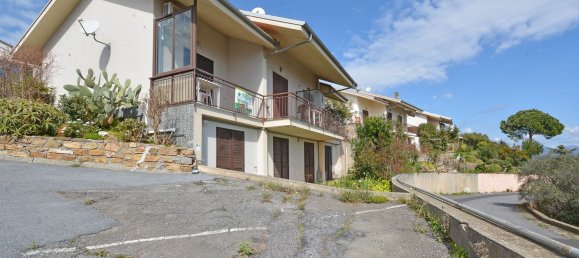 Casa de 3 habitaciónes en Costarainera, Italy No. 137403 15