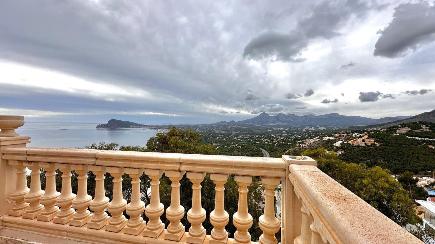 5 bedrooms Villa for sale in Zona Altea Hills, Alicante, Valencian Community, Spain № 365296