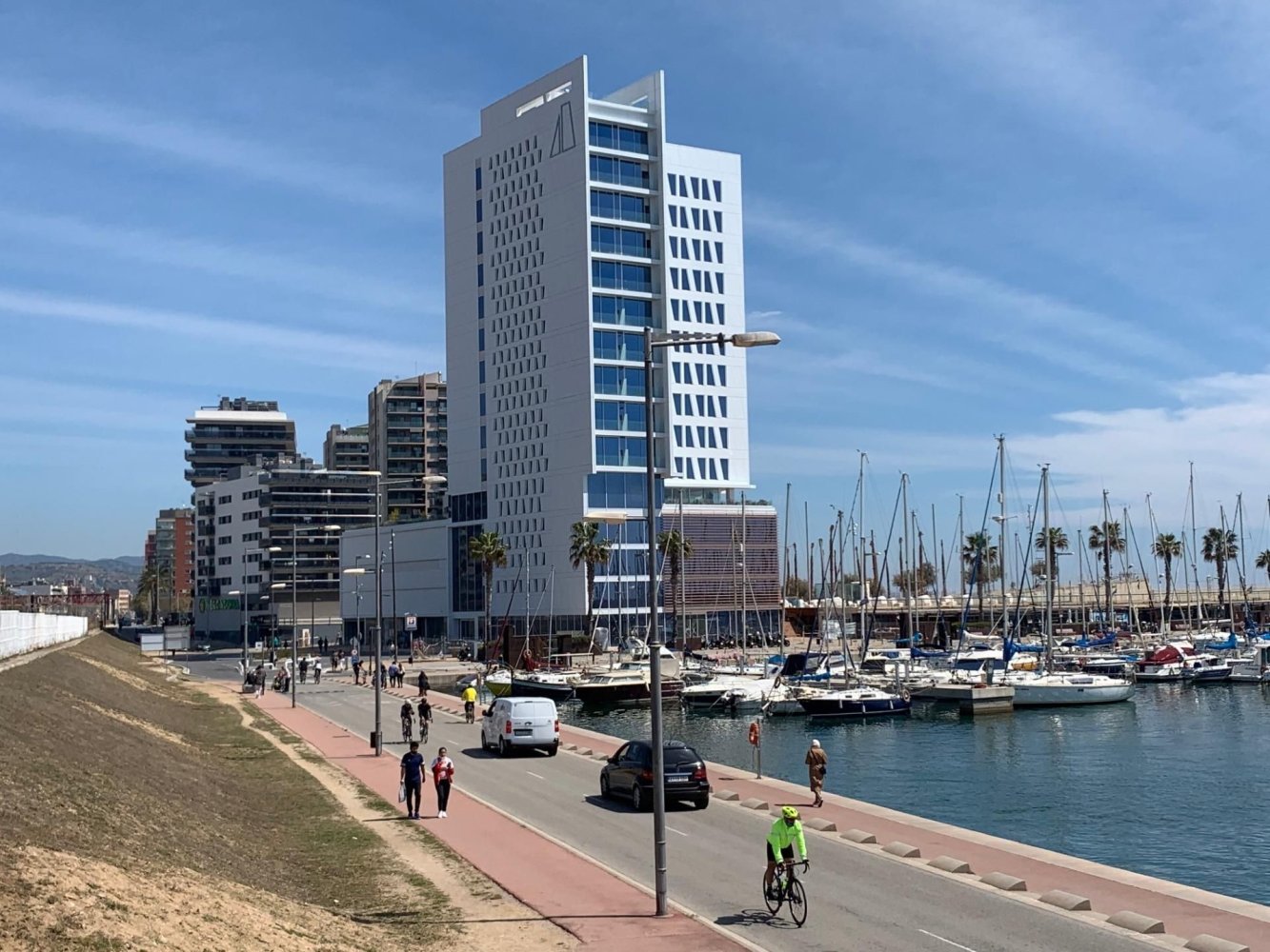 20 Schlafzimmer Gebäude in Badalona, Spain, Nr. 123835