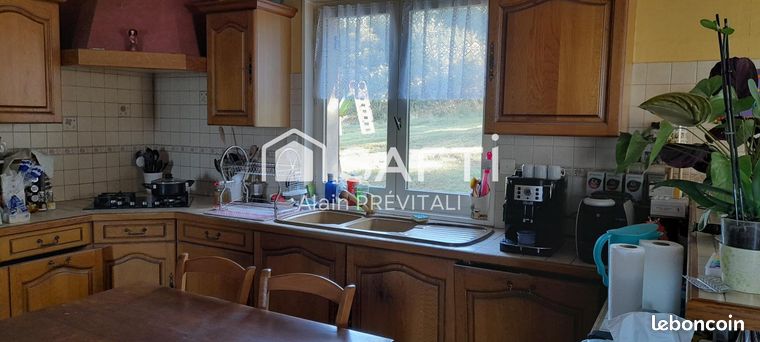 6 bedrooms House in Martignat, France No. 313161