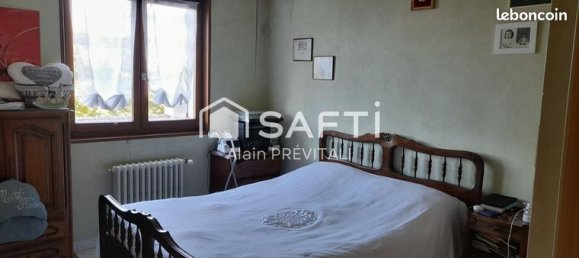 6 bedrooms House in Martignat, France No. 313161 4