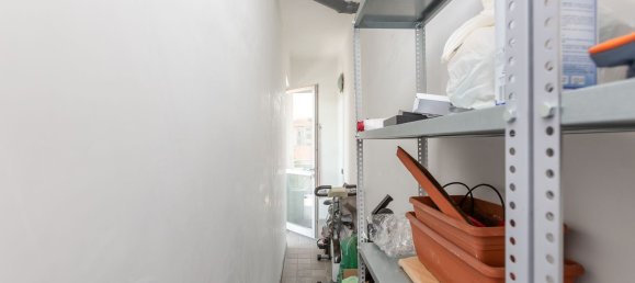 4 rooms Apartment in Turin, Italy No. 289952 9