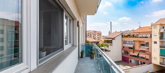 4 rooms Apartment in Turin, Italy No. 289952 2