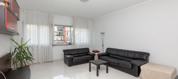 4 rooms Apartment in Turin, Italy No. 289952 3