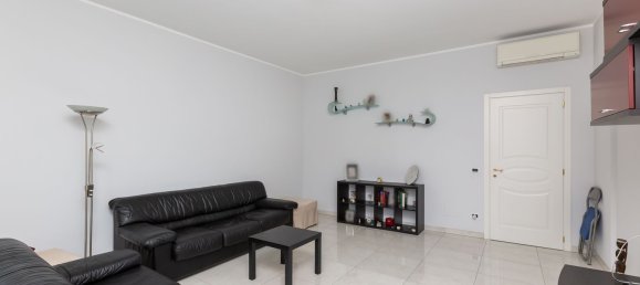 4 rooms Apartment in Turin, Italy No. 289952 5