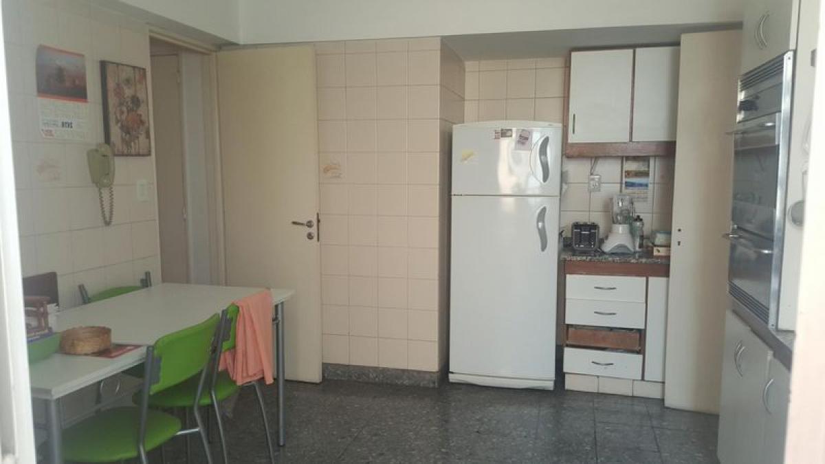 4 bedrooms Apartment in Buenos Aires, Argentina No. 99038