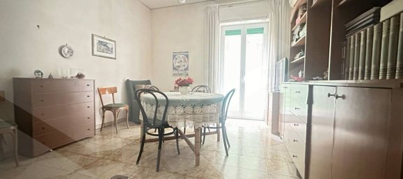 5 rooms Apartment in Naples, Italy No. 26559 3