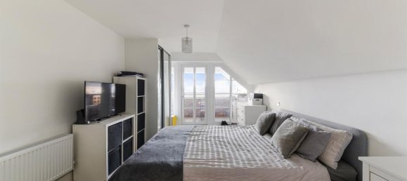 2 bedrooms Penthouse in Tadworth, United Kingdom No. 9719 5