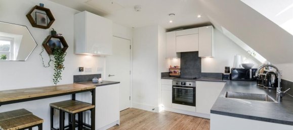 2 bedrooms Penthouse in Tadworth, United Kingdom No. 9719 4