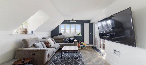 2 bedrooms Penthouse in Tadworth, United Kingdom No. 9719 3