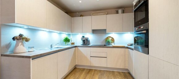 4 bedrooms House in London, United Kingdom No. 14484 24