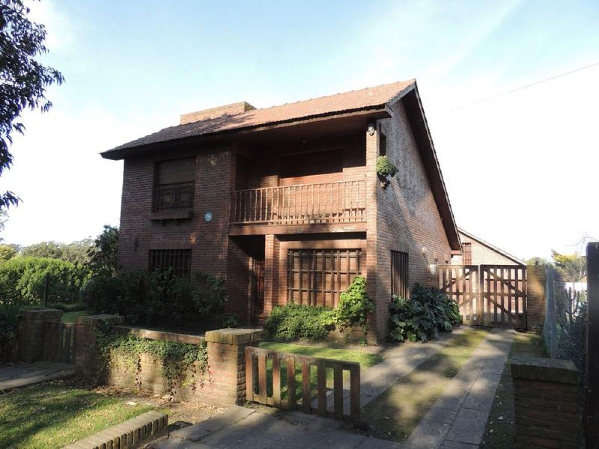 3 bedrooms House in Mar del Plata, Argentina No. 93857