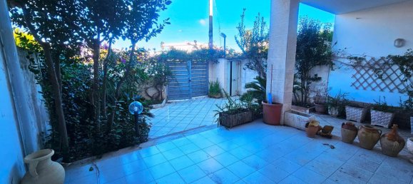 Квартира с 3 комнатами в Лечче, Италия № 41930 4