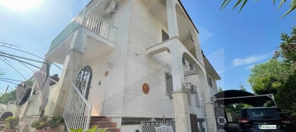 5 rooms Apartment in Manfredonia, Italy No. 17754 17